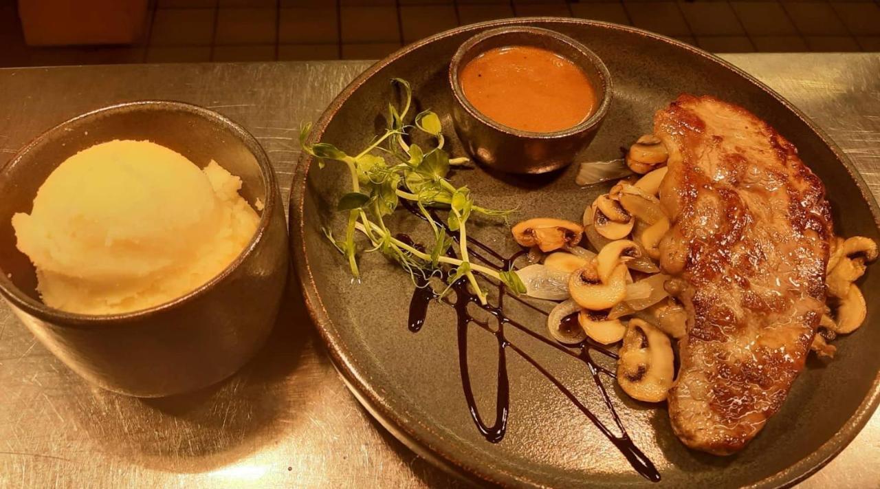 Station House Hotel 레터케니 외부 사진